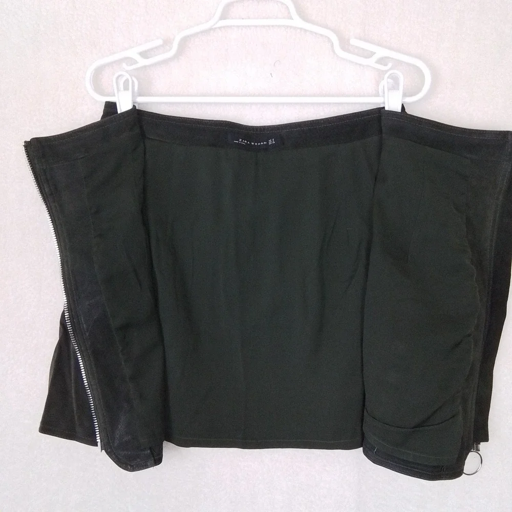 H&M Full Front Zip Leather Suede Mini Skirt Size Medium in Green‎ *flawed*
